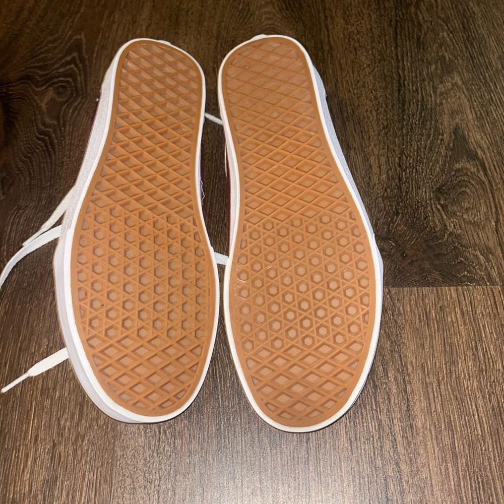 Women’s Vans- size 9.5 - Picture 2 of 4